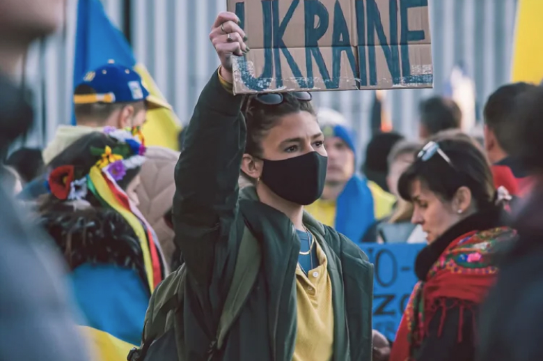 Мiтинг за табличкою Ukraine